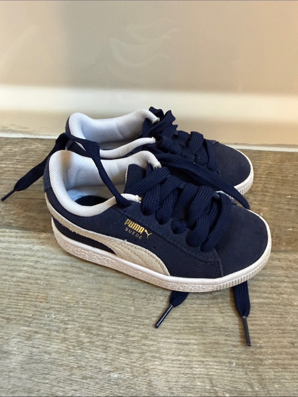 Puma Kids Navy and White Suede Lace-Up Sneakers Sz 11c